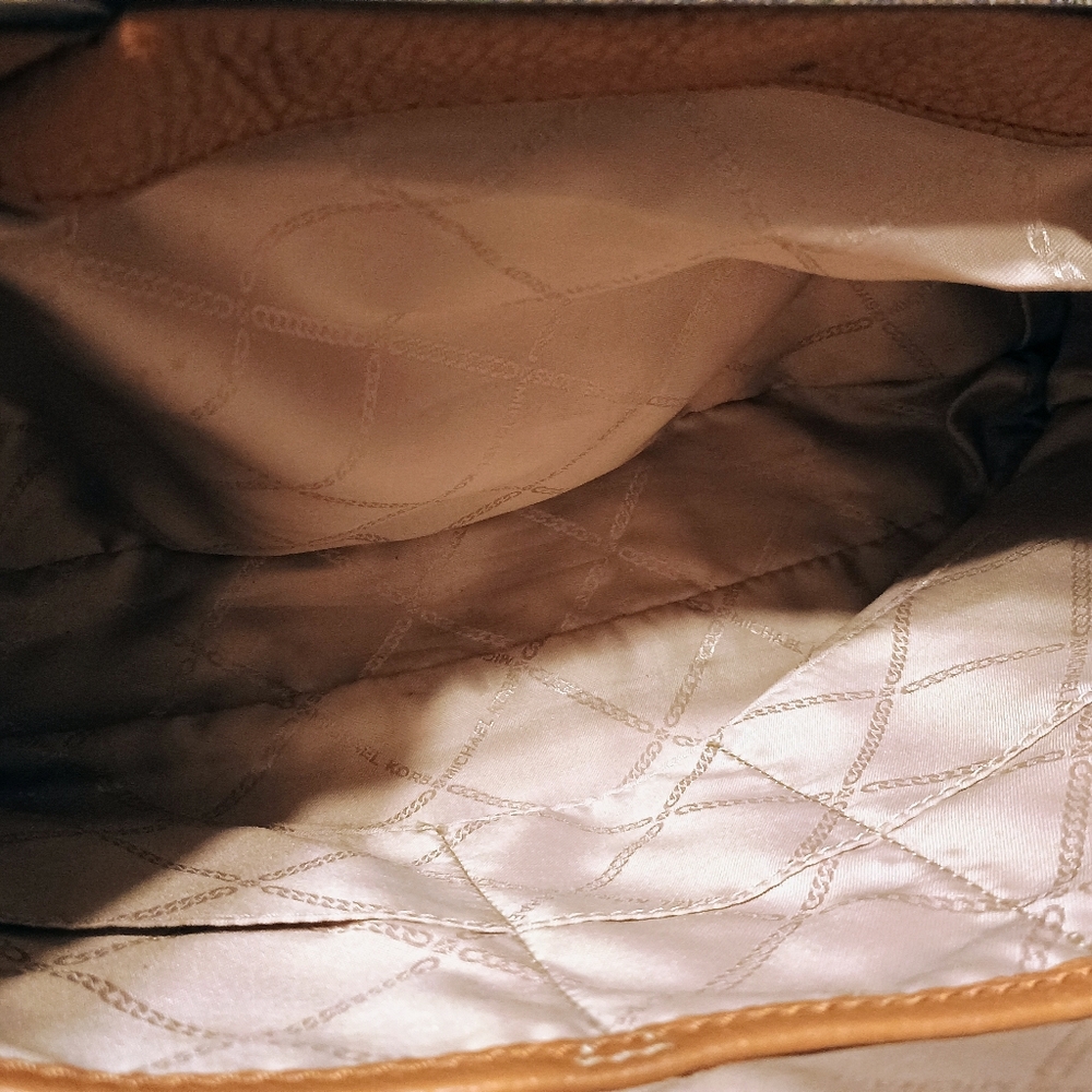 Michael Kors Carrie Large Shoulder Tote - Picture 7 of 10
